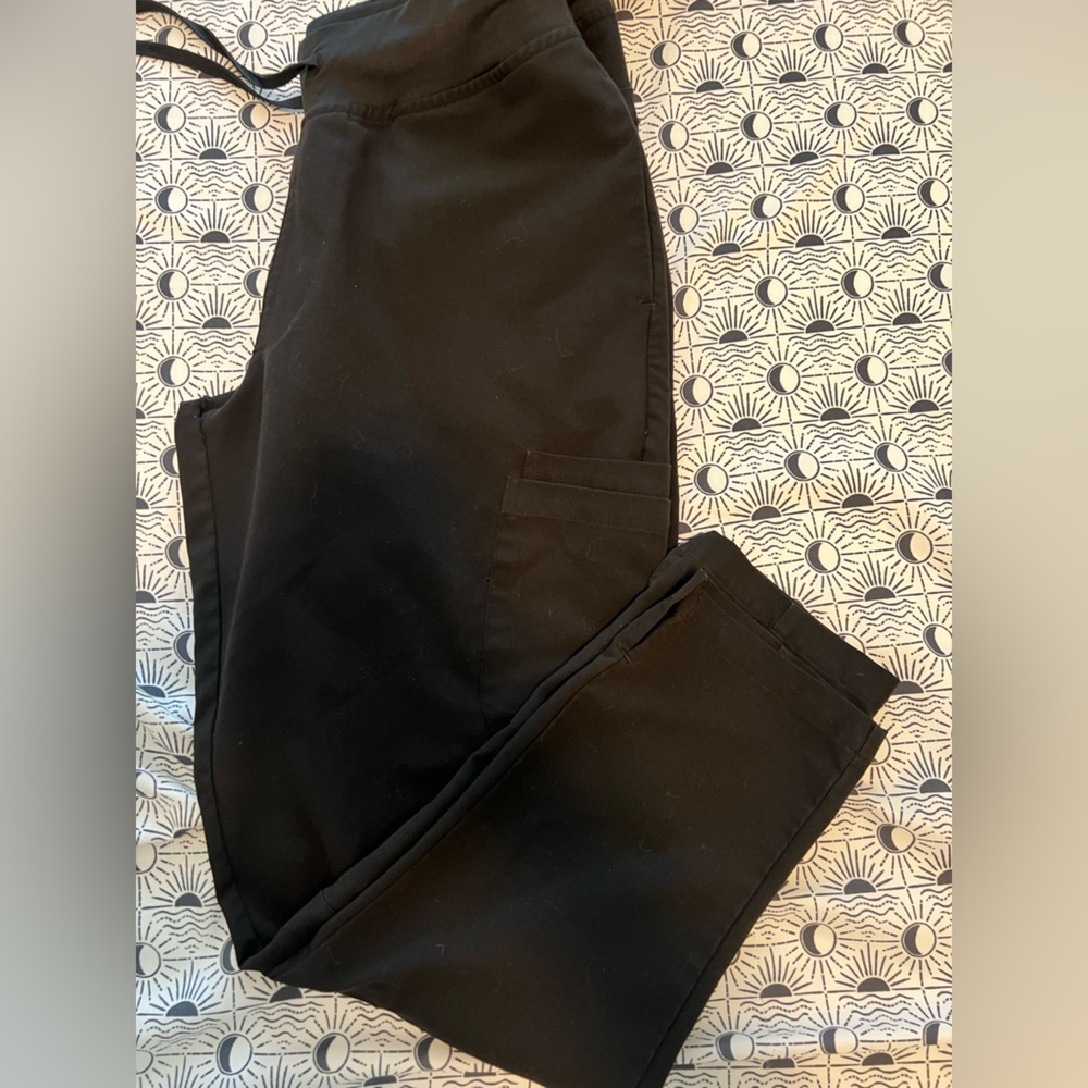 Mandala straight leg scrub pants, size medium petite